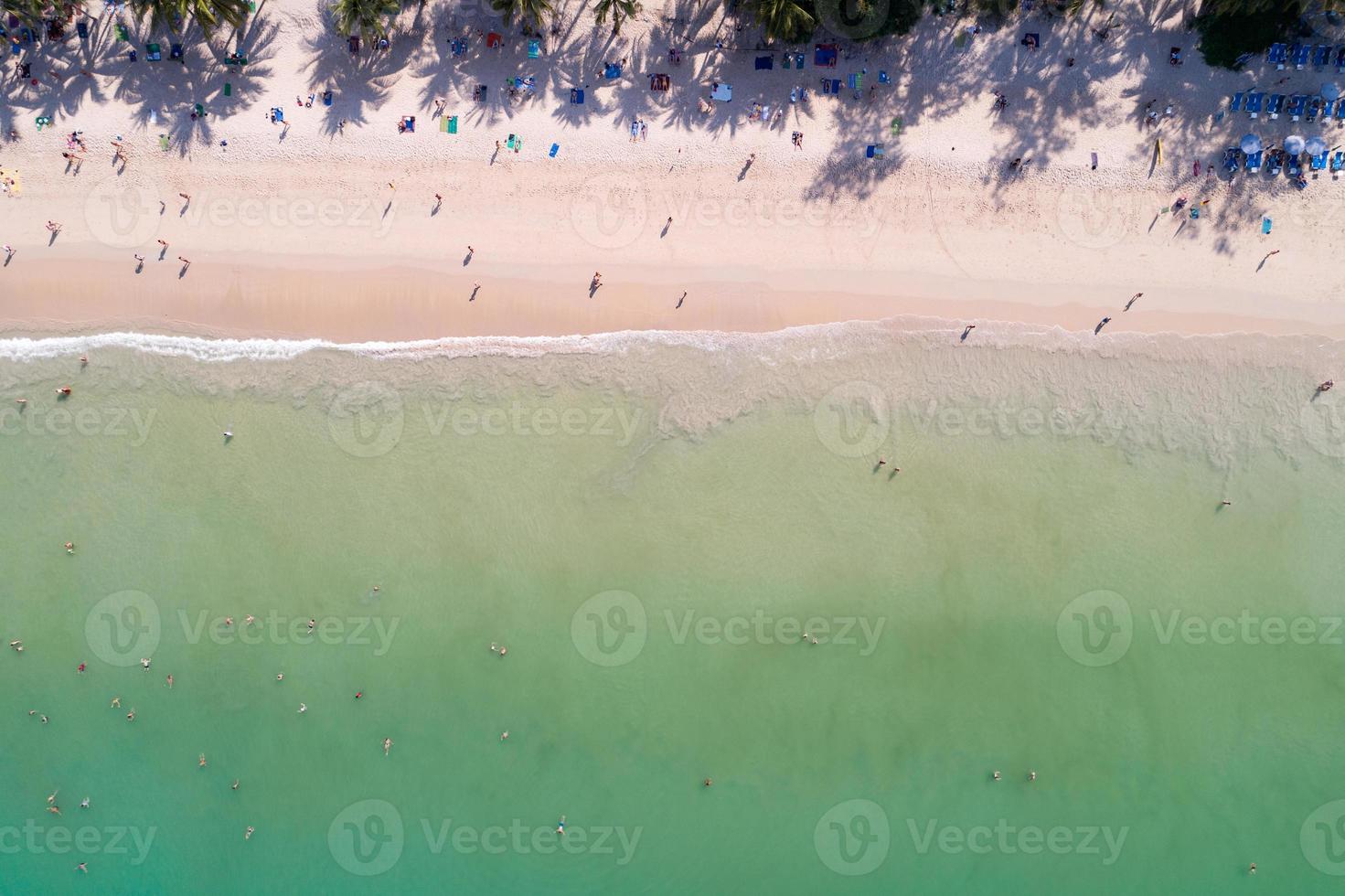 geweldige zee luchtfoto top-down zee strand natuur achtergrond foto