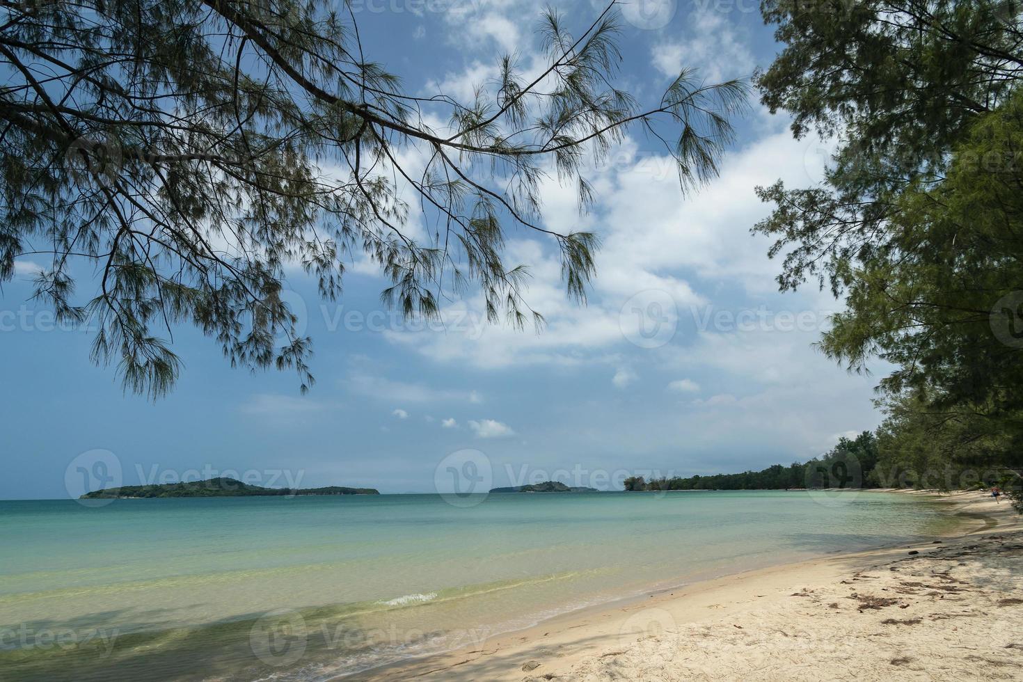 lang strand op het eiland koh ta kiev in de buurt van sihanoukville cambodja foto