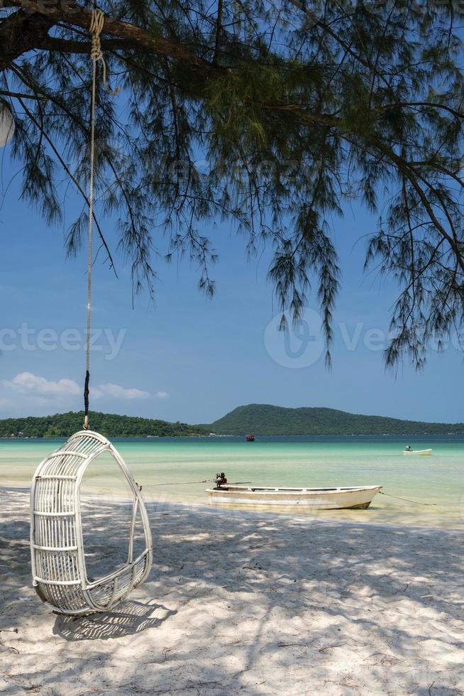 Saracen Bay Beach in tropisch paradijs Koh Rong Samloen Island in de buurt van Siahnaoukville in Cambodja foto