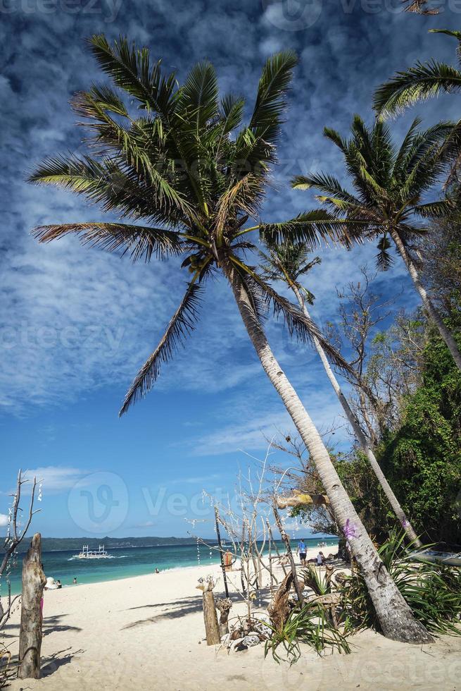 beroemde uitzicht op het puka-strand op het tropische paradijs Boracay-eiland in de Filipijnen foto