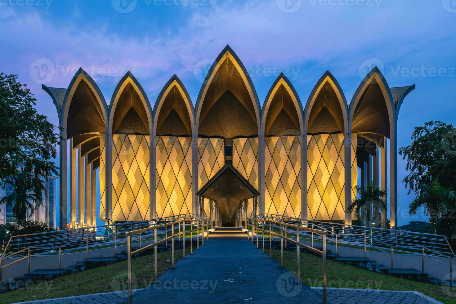 Borneo culturen museum, een een deel van de Sarawak museum complex in koechen, Maleisië foto