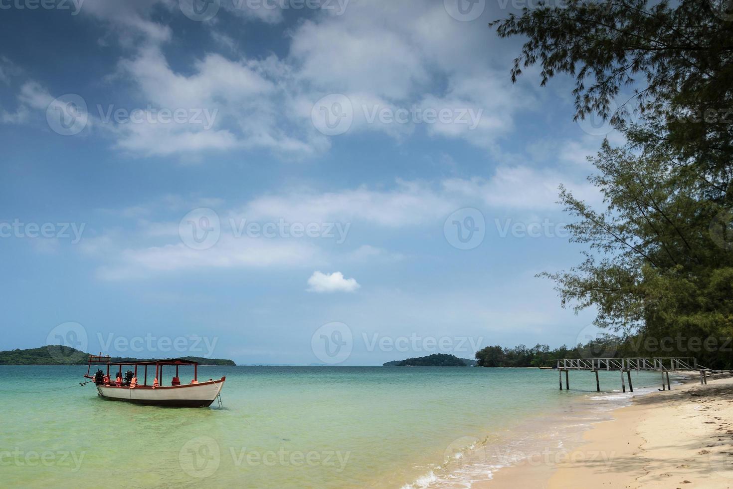 lang strand op het eiland koh ta kiev in de buurt van sihanoukville cambodja foto