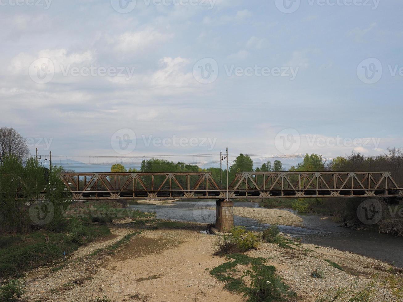 brug over rivier malone in brandizzo foto