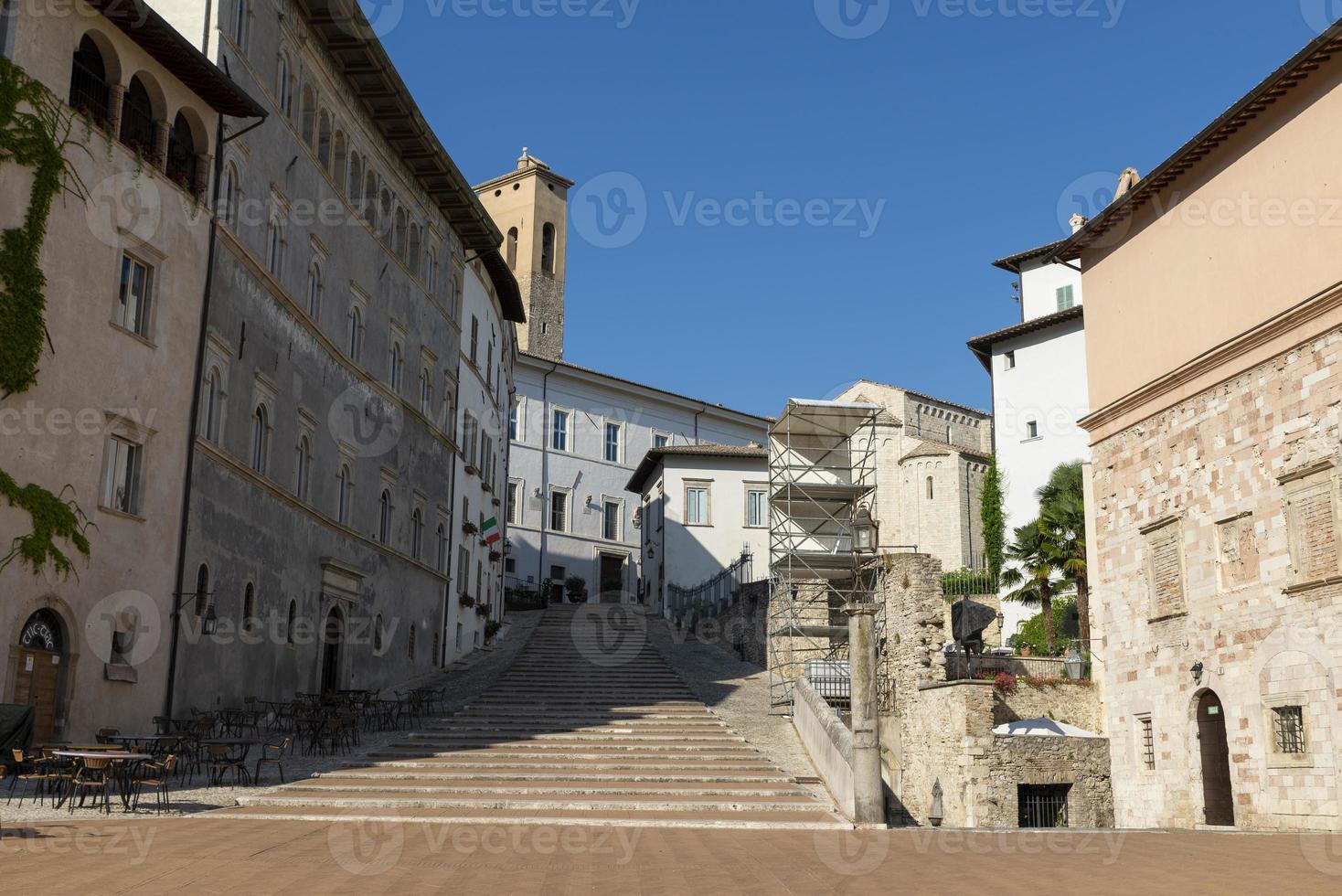 Kathedraalplein in Spoleto foto