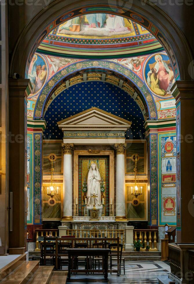 interieur van notre lady de lorette kerk, Parijs foto
