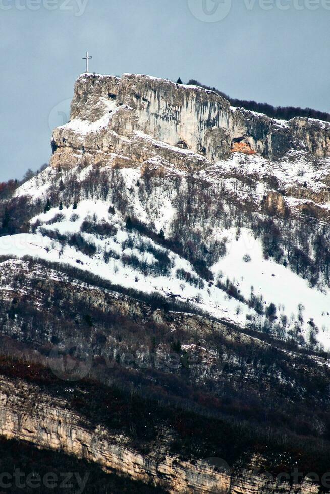 winter wonderland in de savoie bergen foto