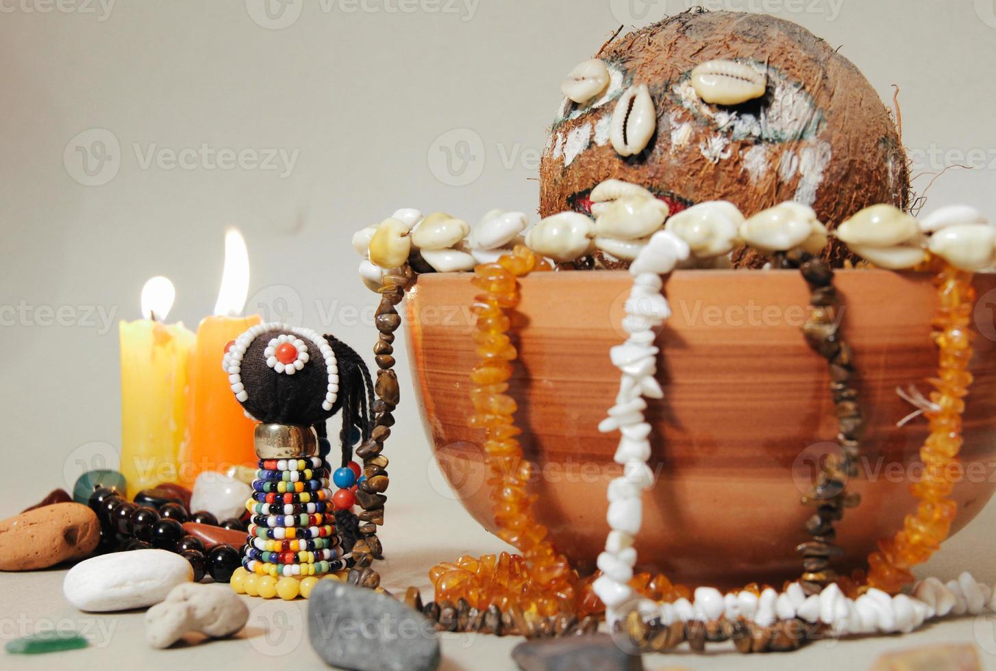 occult altaar voor voodoo-ritueel. sjamanisme foto