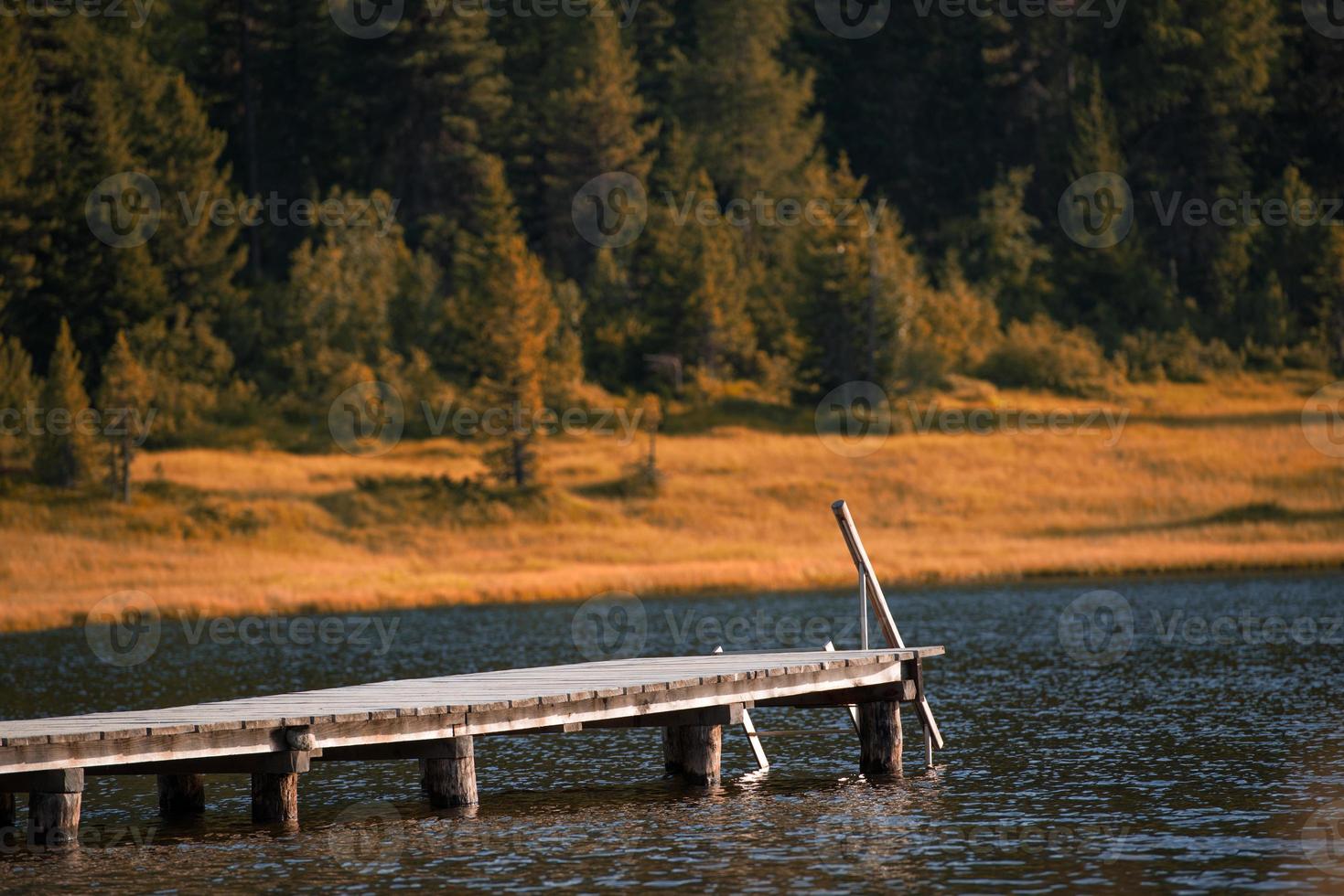 pier op alpenmeer foto