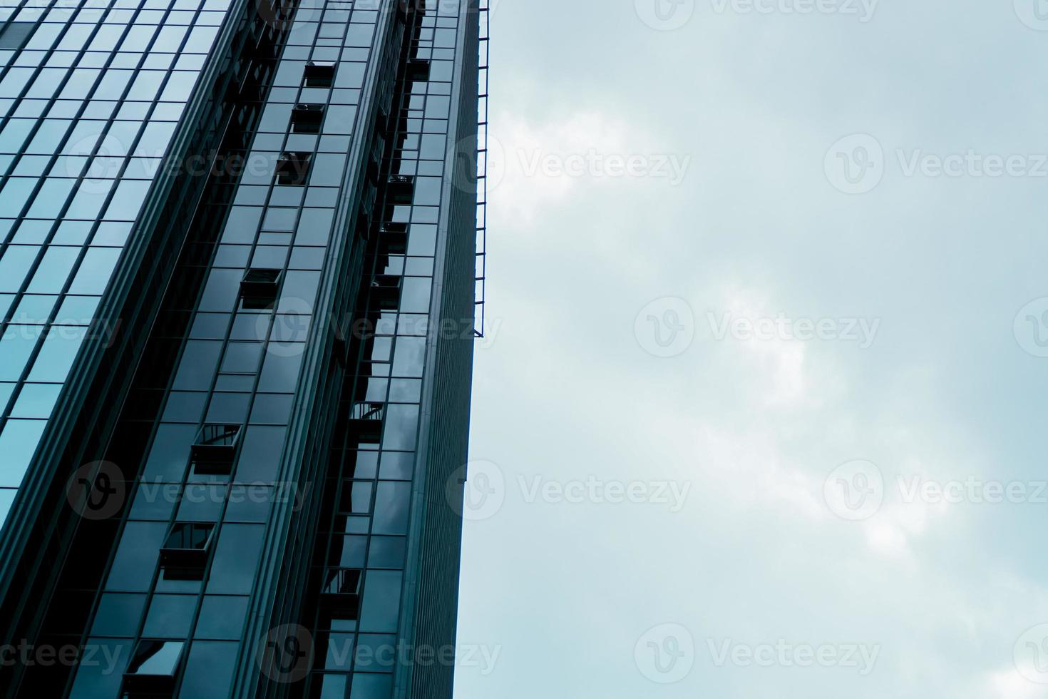 wolkenkrabber en toren van zakencentrum, bedrijfsconcept. foto