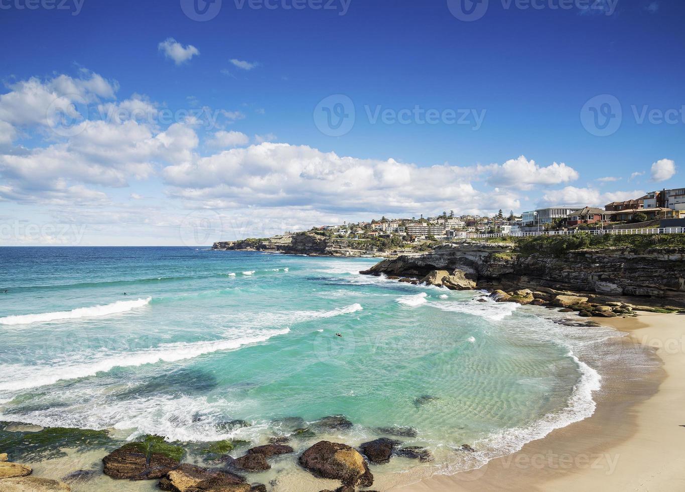 tamarama uitzicht op het strand in de buurt van bondi in sydney australië foto