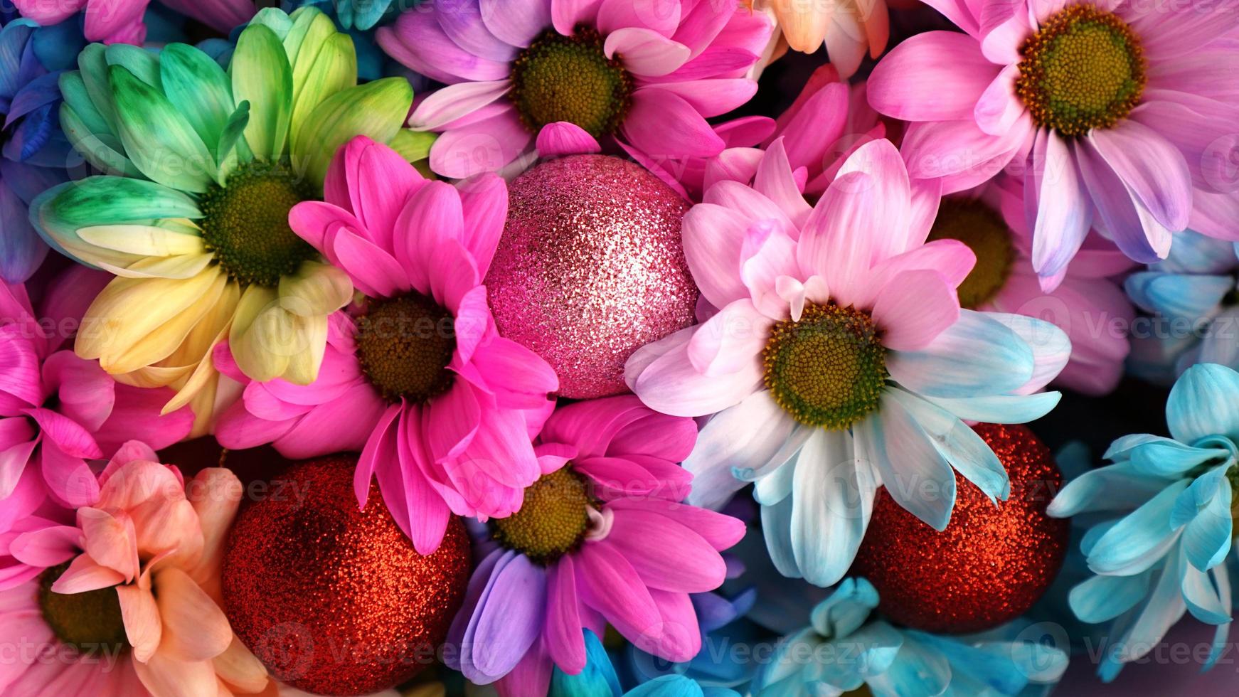 regenboog madeliefjes. boeketten van bloesem regenboog bloemen foto