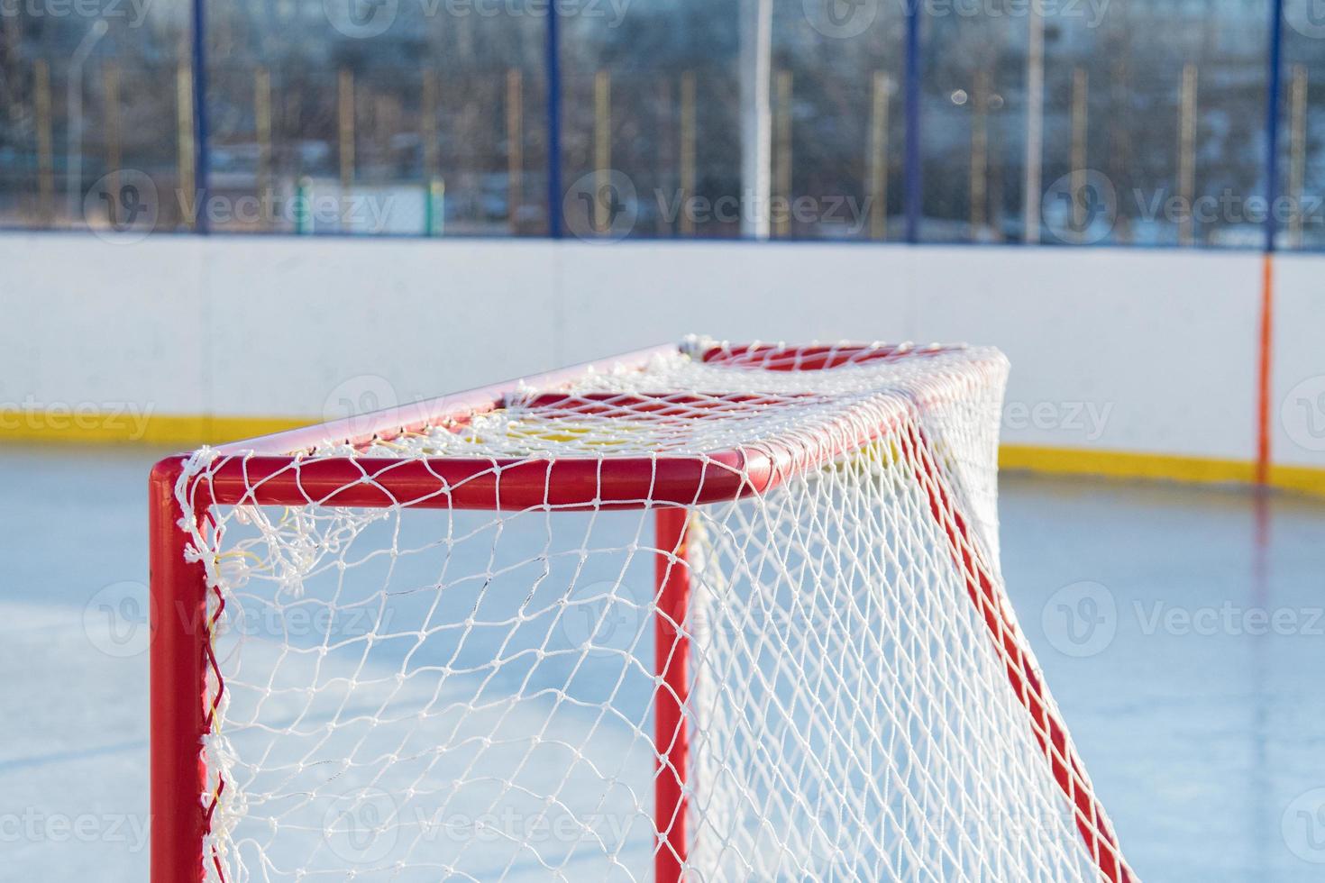 hockeygoal op het ijs foto