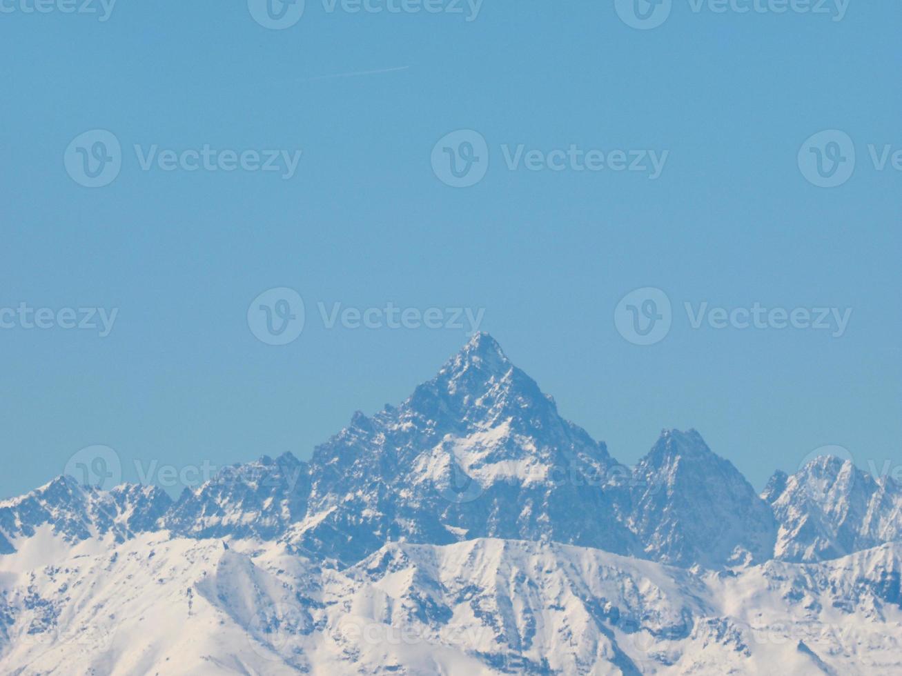 monviso in de cotiaanse alpen, italië foto