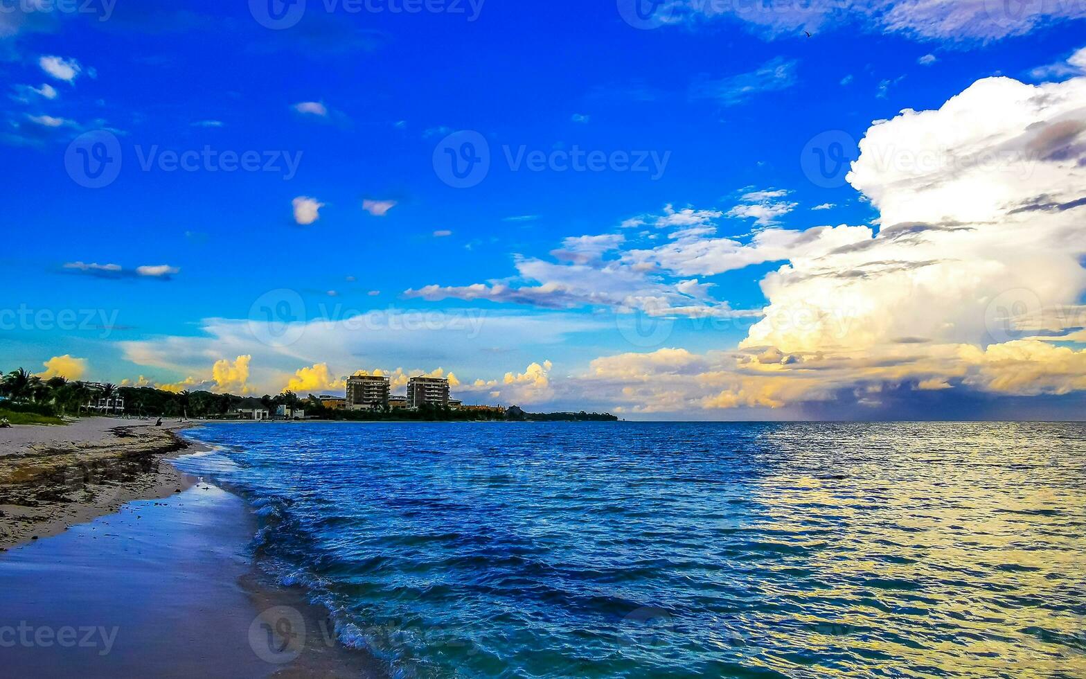 tropisch caraïben strand Doorzichtig turkoois water playa del carmen Mexico. foto