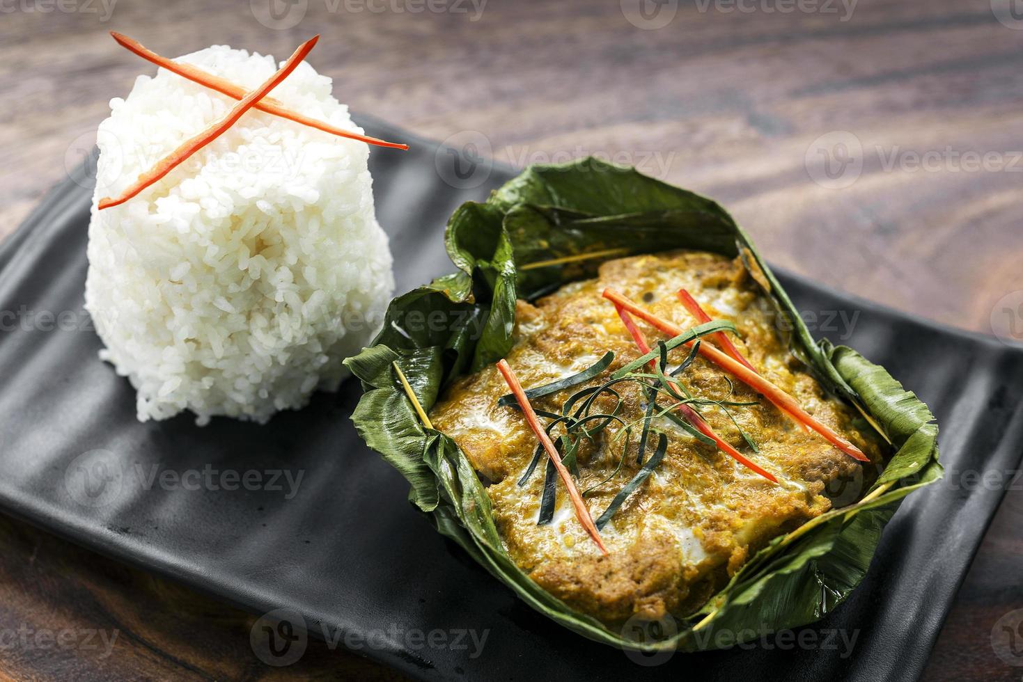 traditionele Cambodjaanse Khmer vis amok curry maaltijd foto