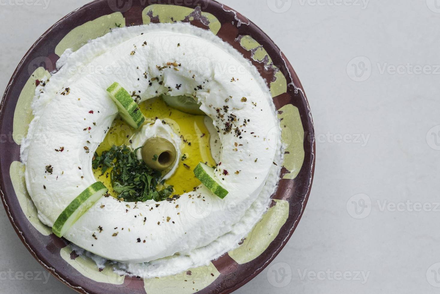 labneh verse Libanese roomkaasdip uit het Midden-Oosten snackvoedseldip foto