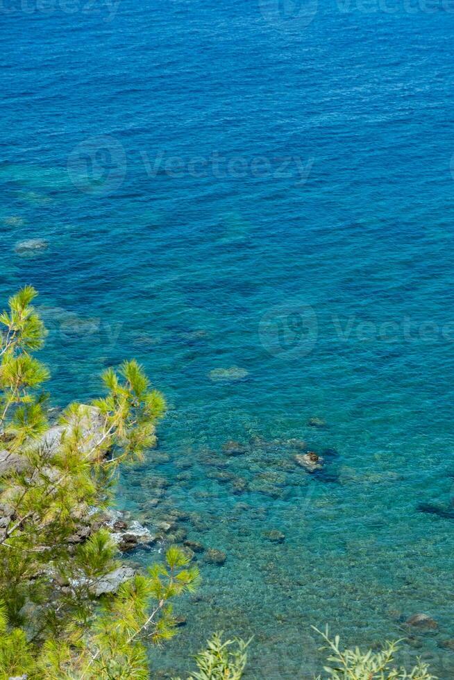 mooi zeegezicht van pomos dorp in Cyprus foto