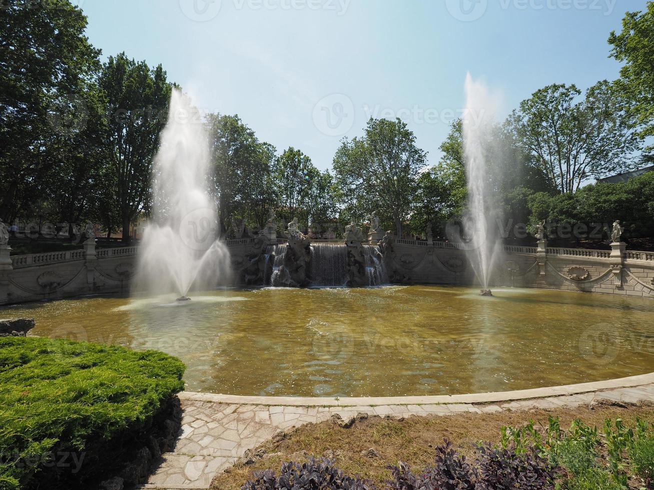 fontana dei mesi in turijn foto