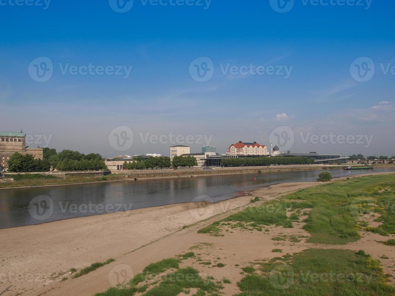 elbe rivier in dresden foto