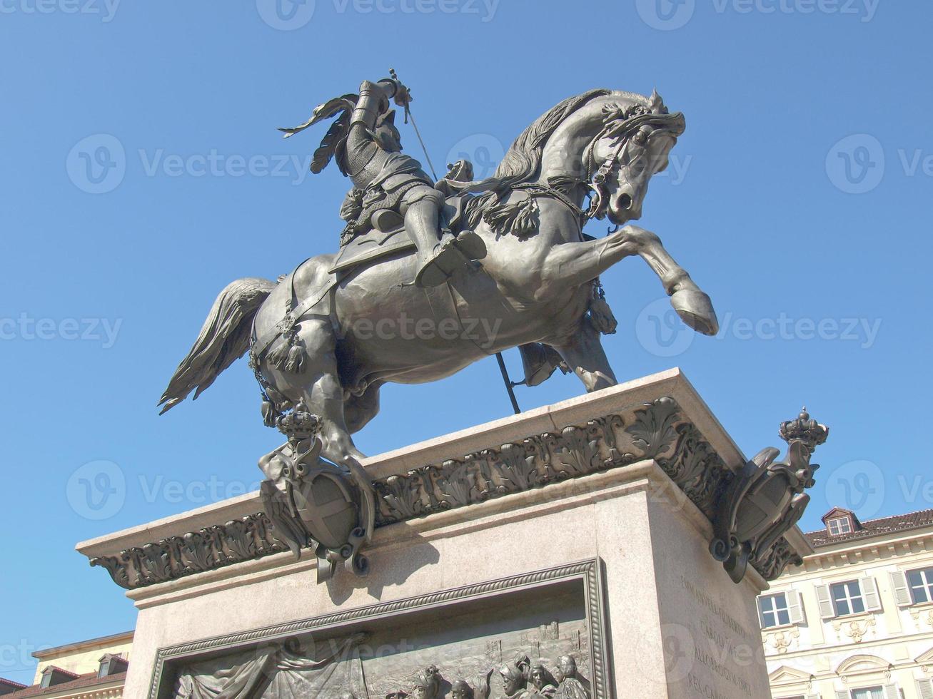 bronzen paard in piazza san carlo, turijn foto