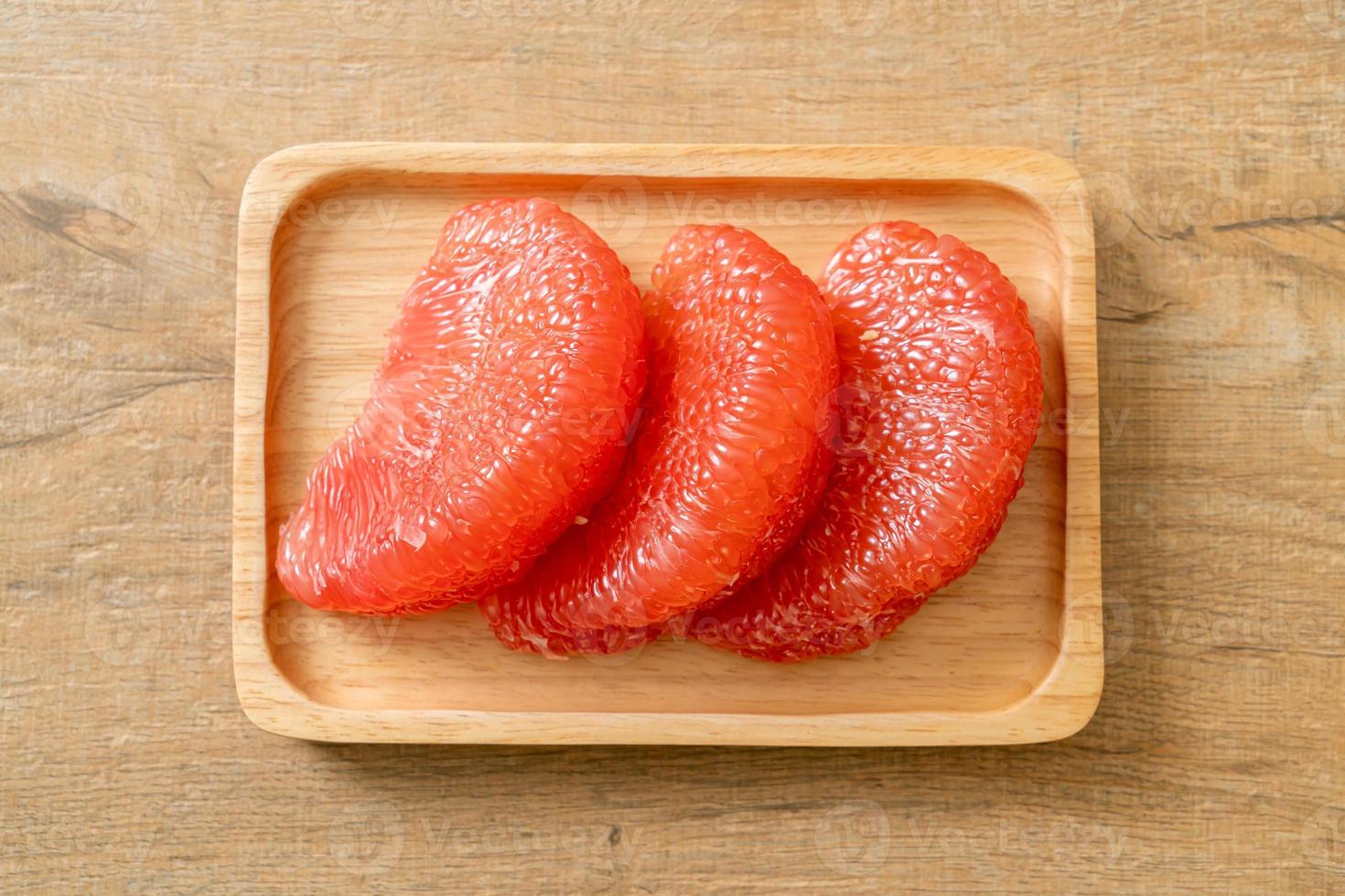 vers rood pomelo fruit of grapefruit foto