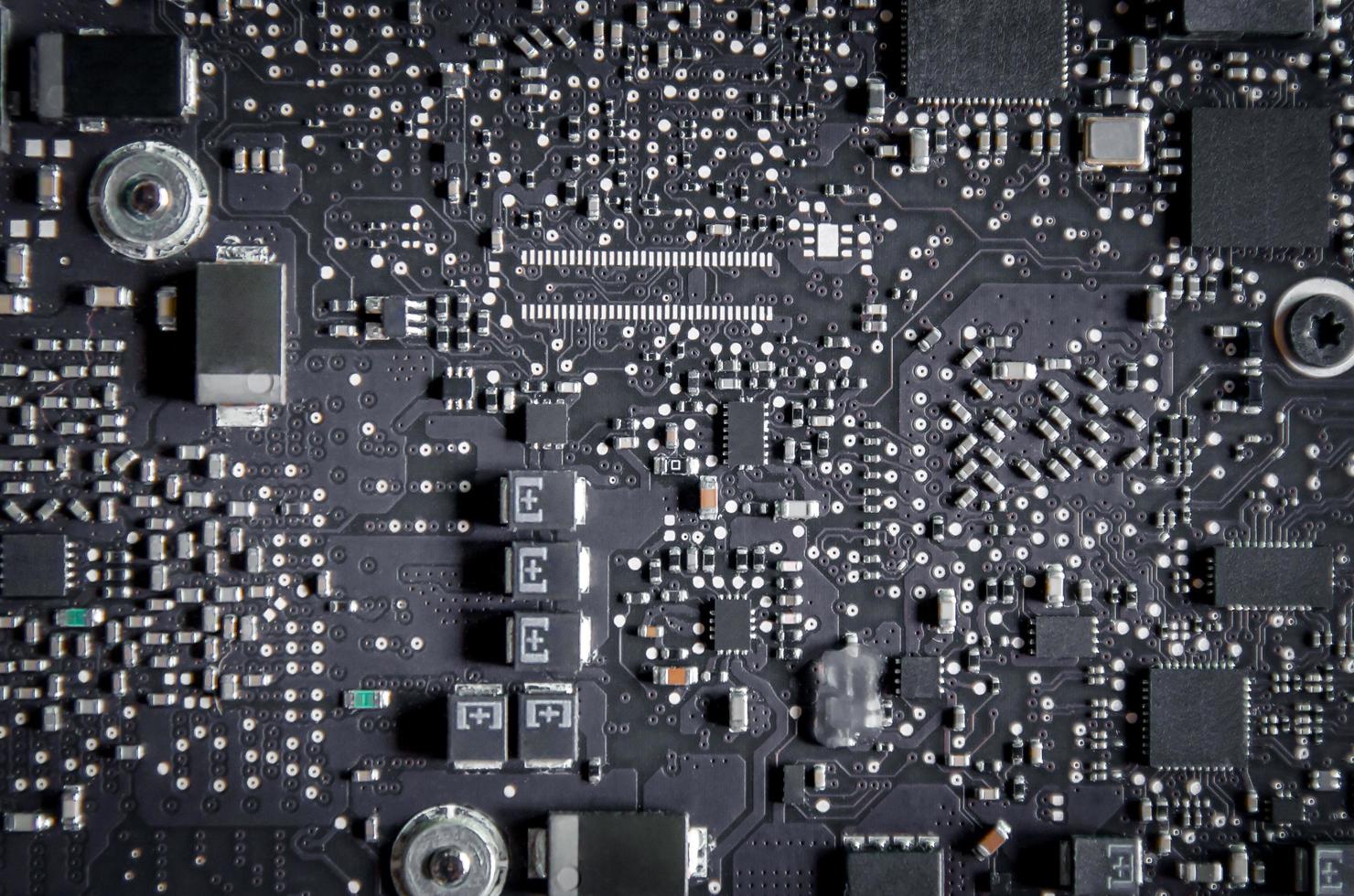 reparatie van elektronisch bedieningspaneel, moederbord en printplaat. foto