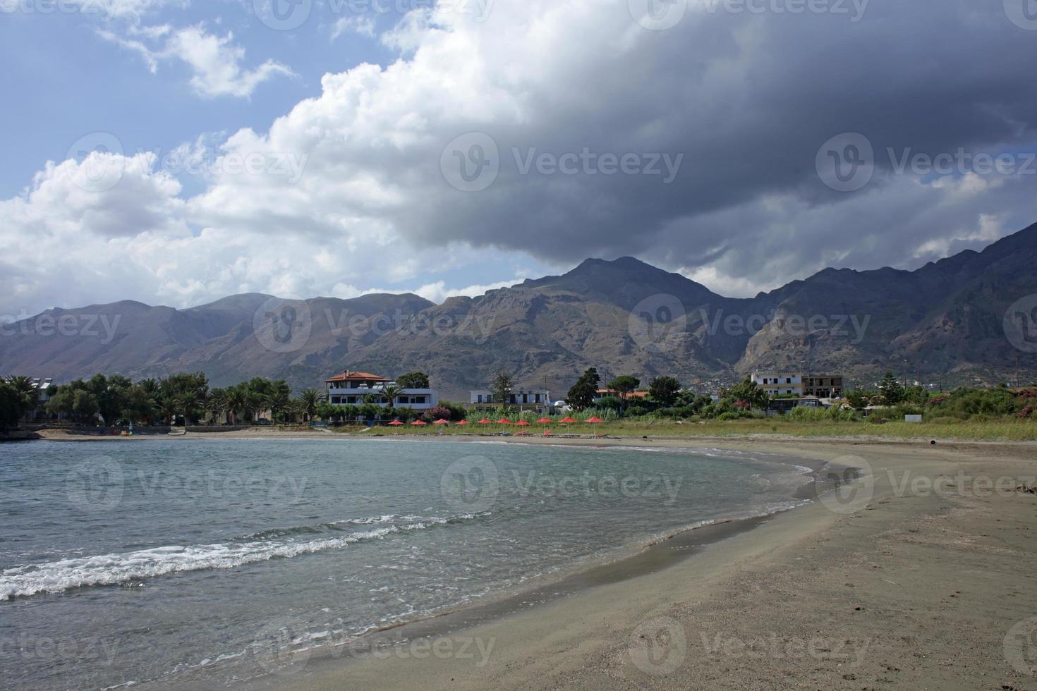 strand frangokastello in creta eiland griekenland moderne zomer achtergrond foto