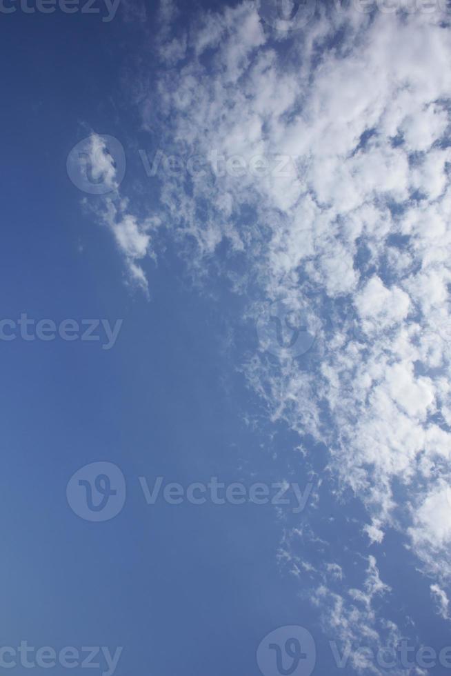 zomer hemel met wolken achtergrond moderne prints van hoge kwaliteit foto