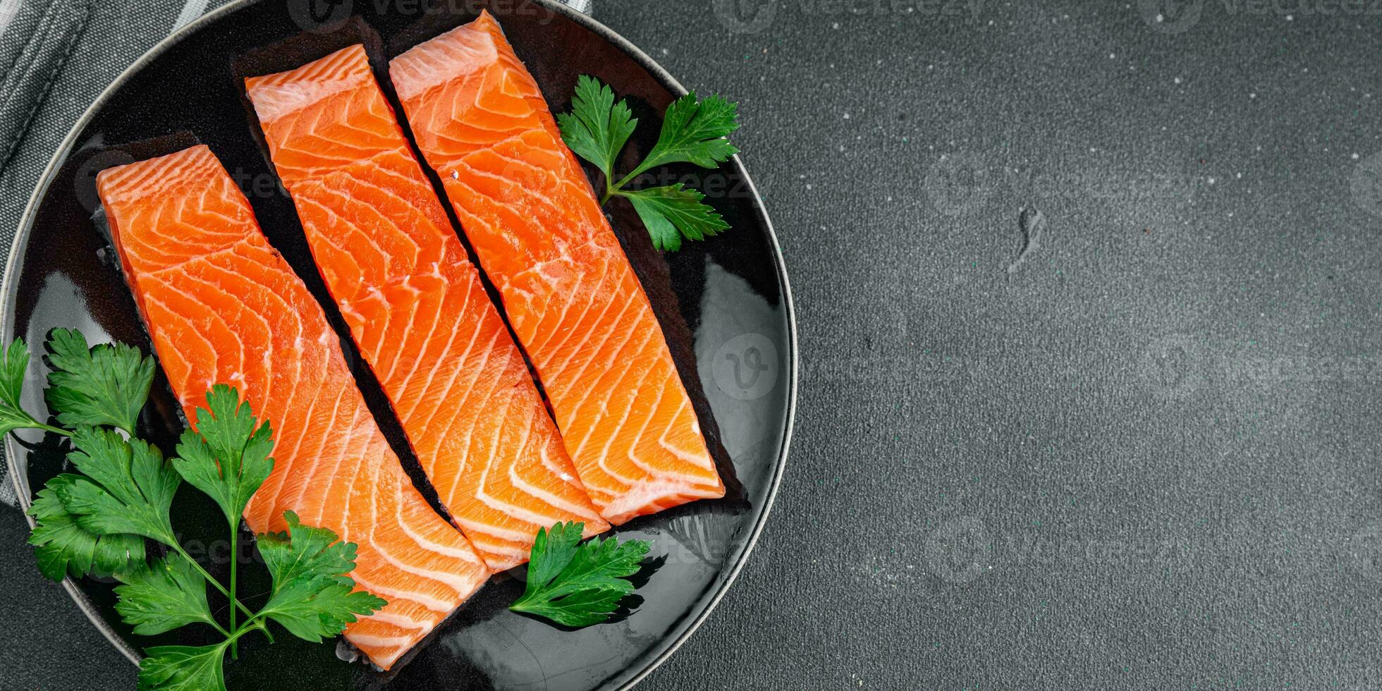 groente Zalm Product rauw stukken smaak van vis schimmels eiwit veganistisch Product seitan sashimi groente eiwit seitan zonder vlees soja tarwe klassiek smaak vers rood vis voedsel tussendoortje Aan de tafel kopiëren ruimte foto