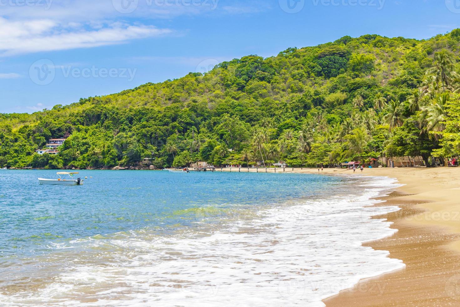 groot tropisch eiland ilha grande praia de palmas strand brazilië. foto