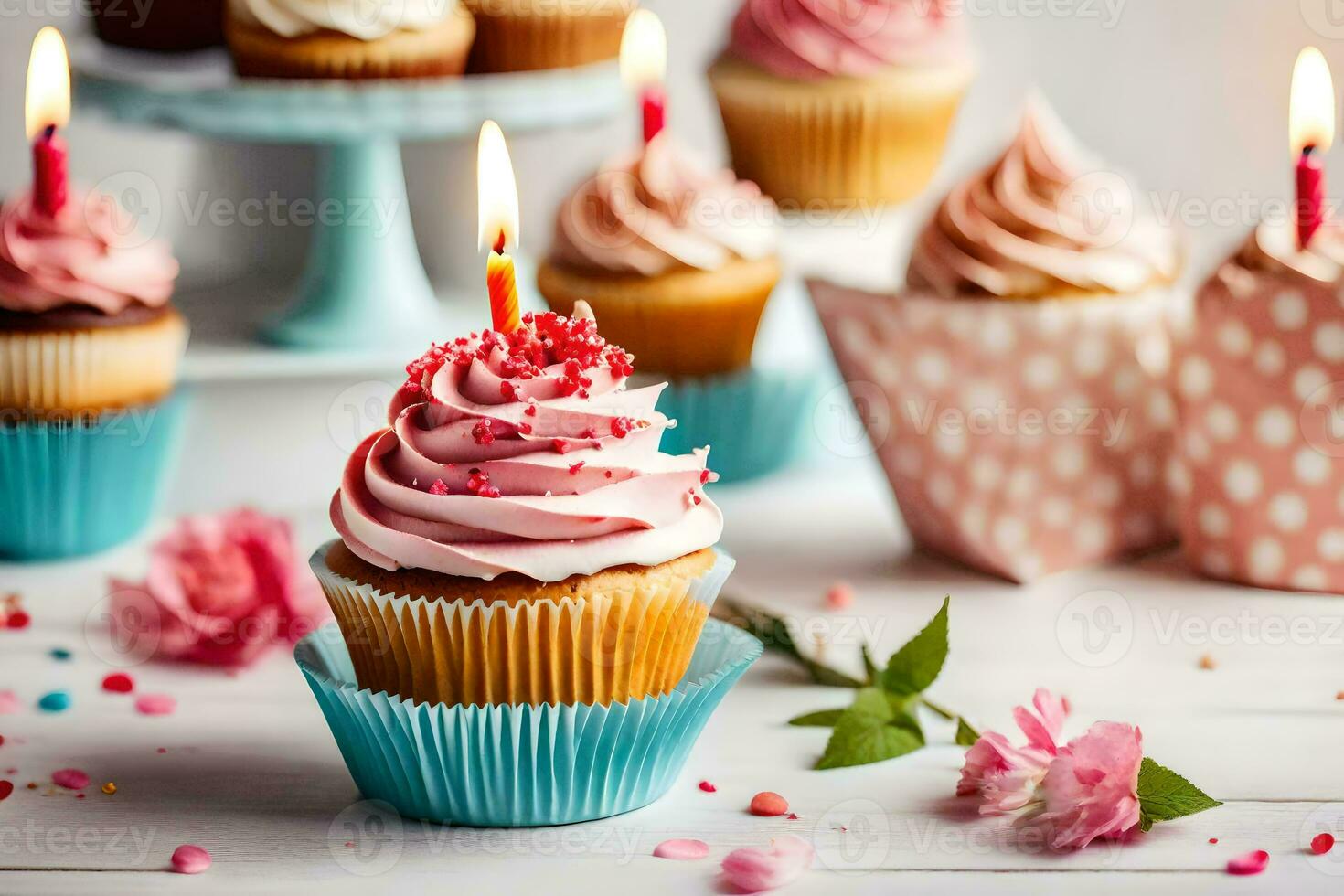 verjaardag cupcakes met kaarsen. ai-gegenereerd foto