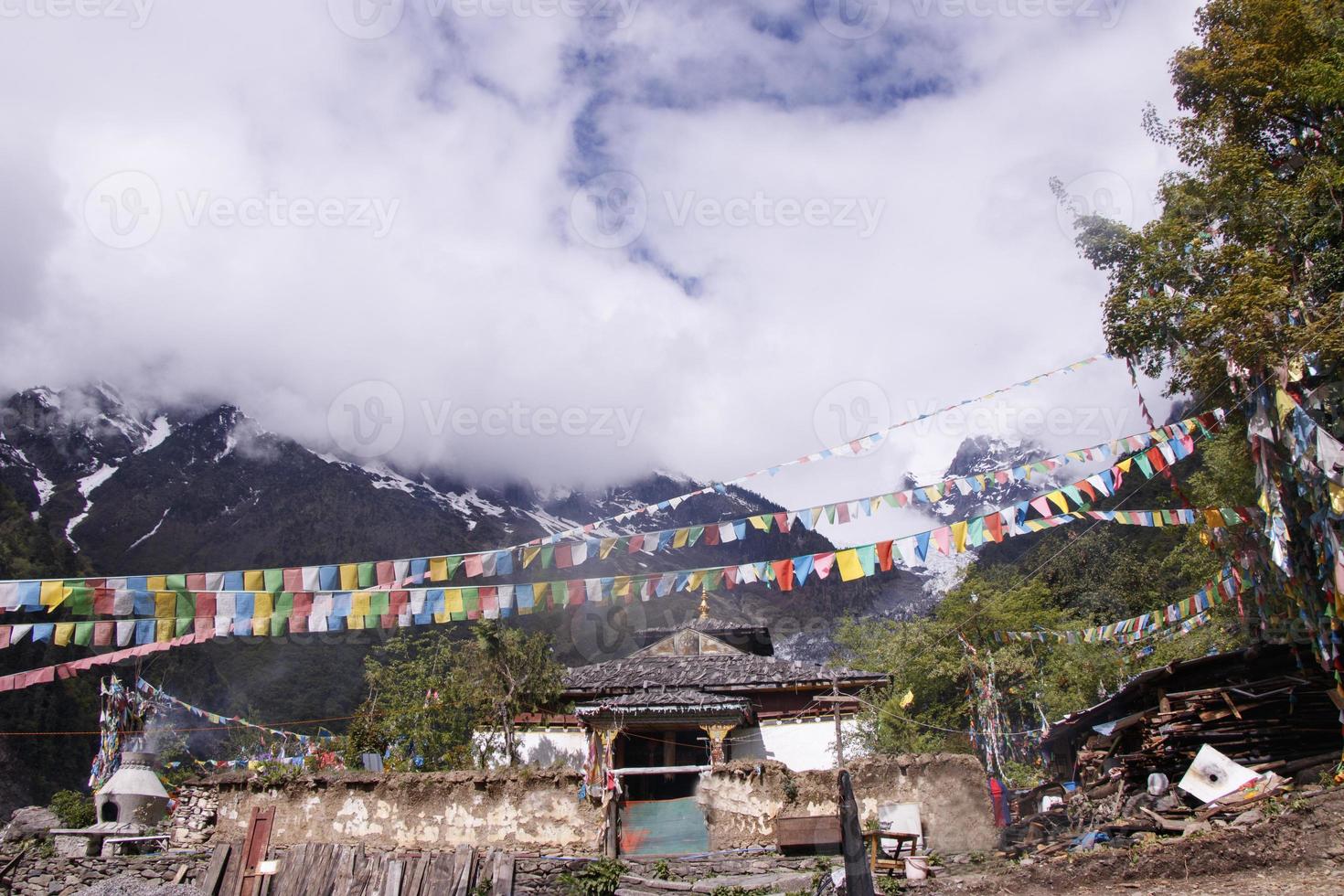 meili sneeuwberg kawa karpo gelegen in de provincie yunnan, china foto