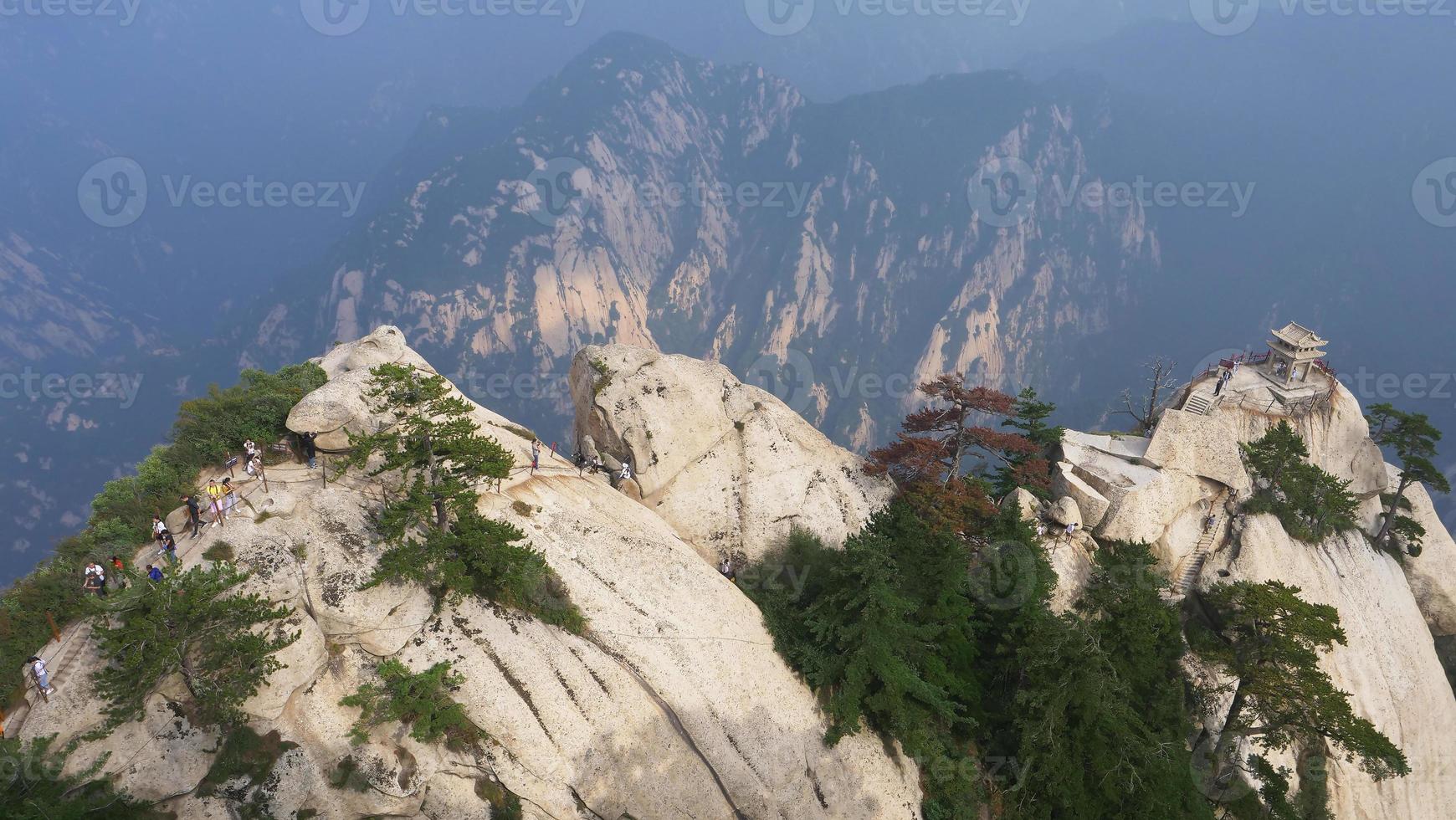 schaakpaviljoen op de top van de huashan-berg, china foto