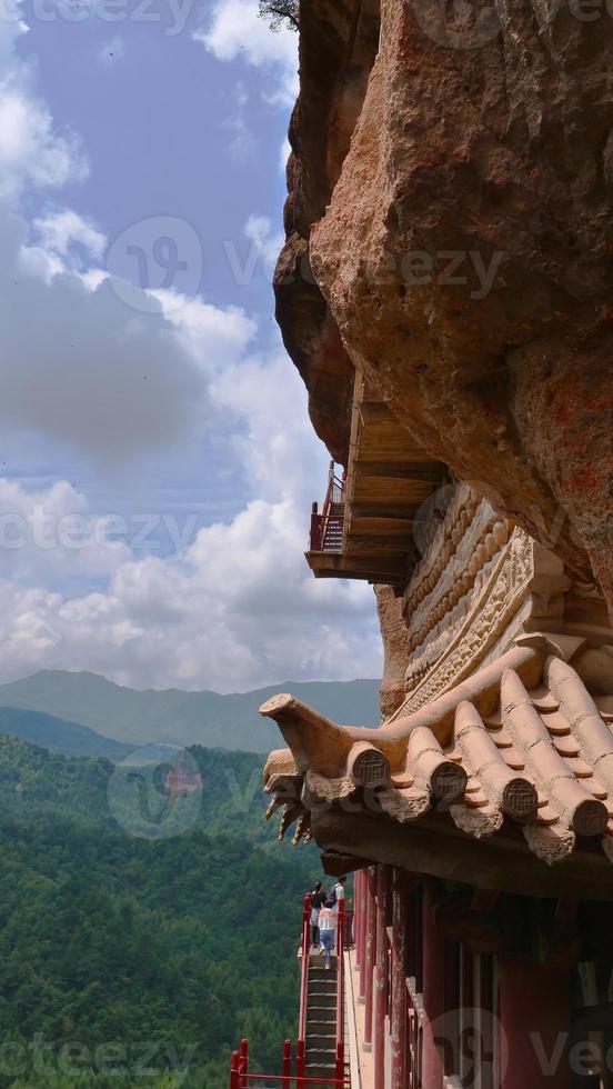 maijishan grot-tempelcomplex in tianshui city, gansu provincie china. foto