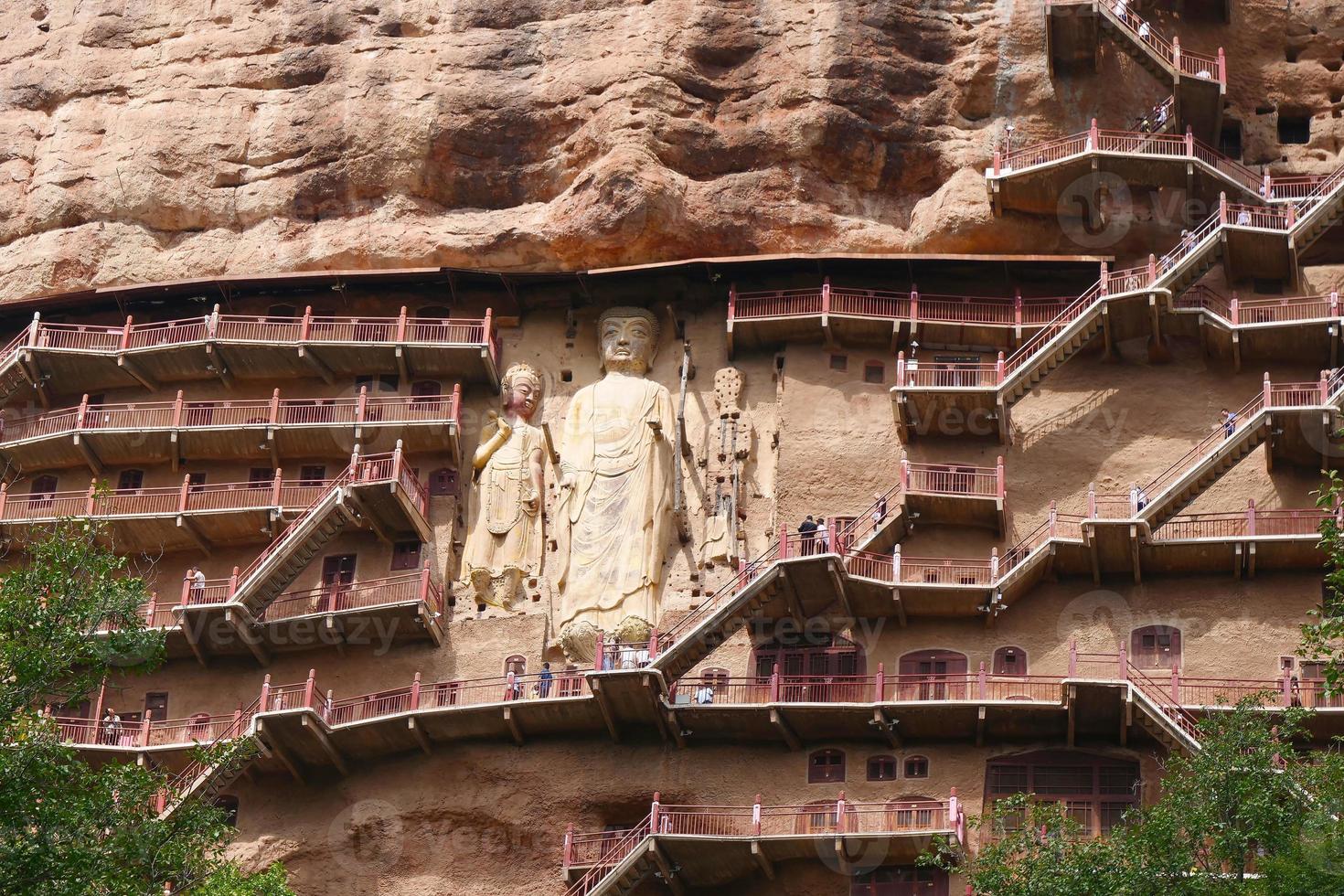 maijishan grot-tempelcomplex in tianshui city, gansu provincie china. foto