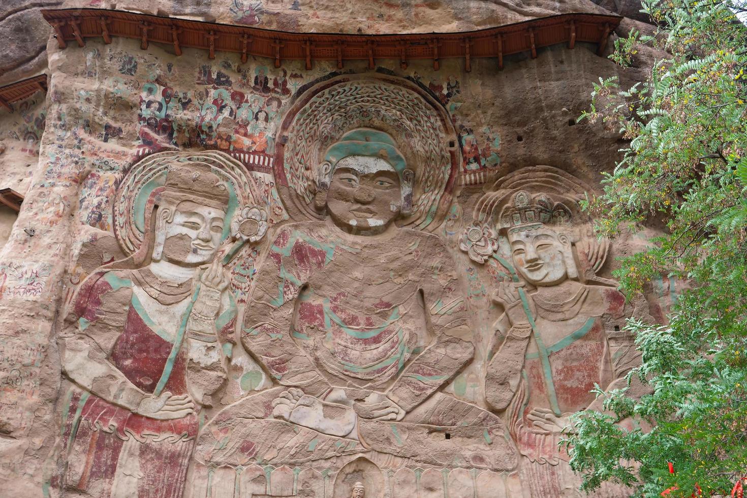 la shao tempel grot reliëf in tianshui wushan china foto