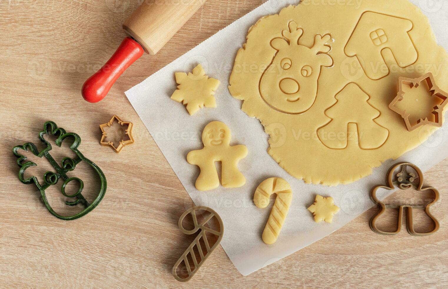 Kerstmis bakken, peperkoek koekjes foto