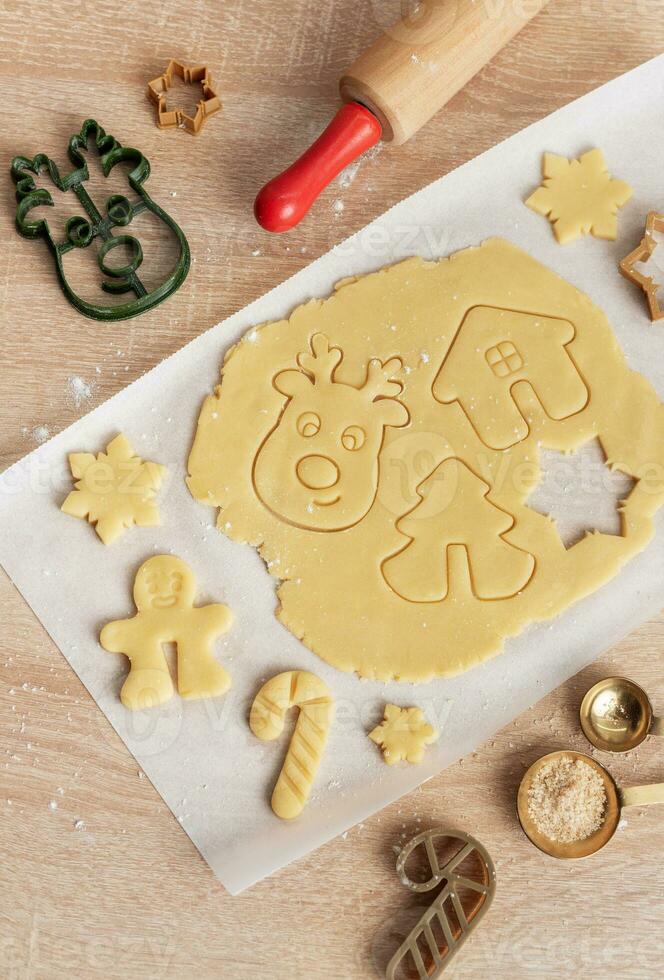 Kerstmis bakken, peperkoek koekjes foto