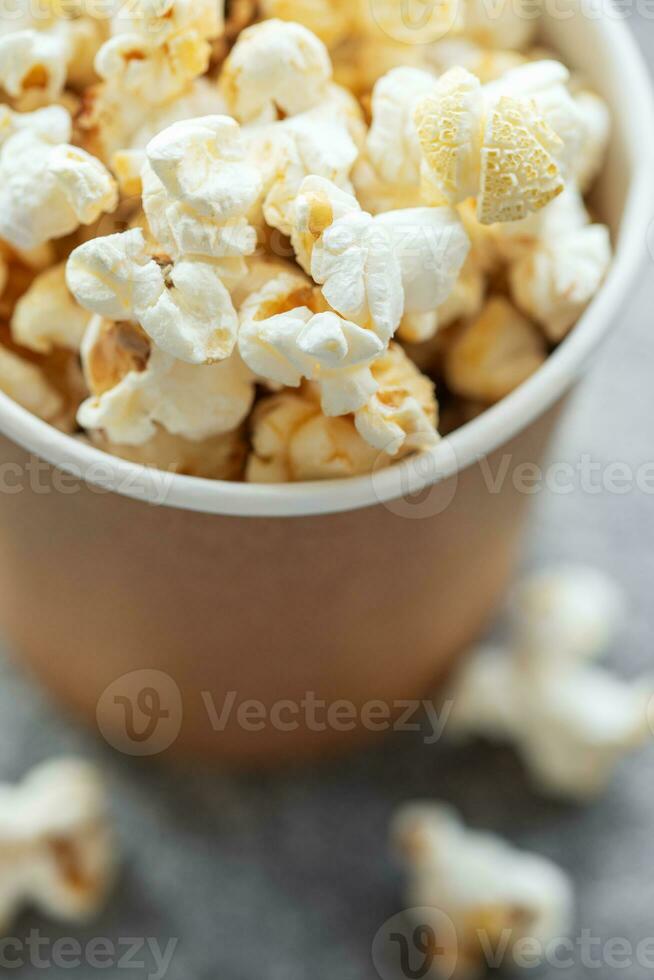 smakelijk gezouten eigengemaakt popcorn foto