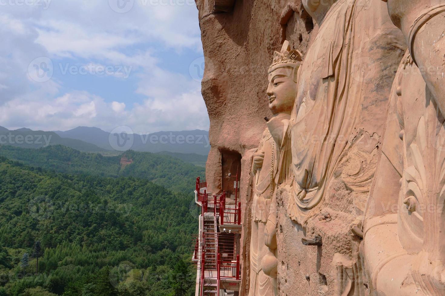 maijishan grot-tempelcomplex in tianshui city, gansu provincie china. foto