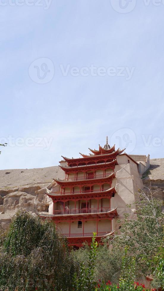 oude boeddhistische architectuur dunhuang mogao grotten in gansu china foto