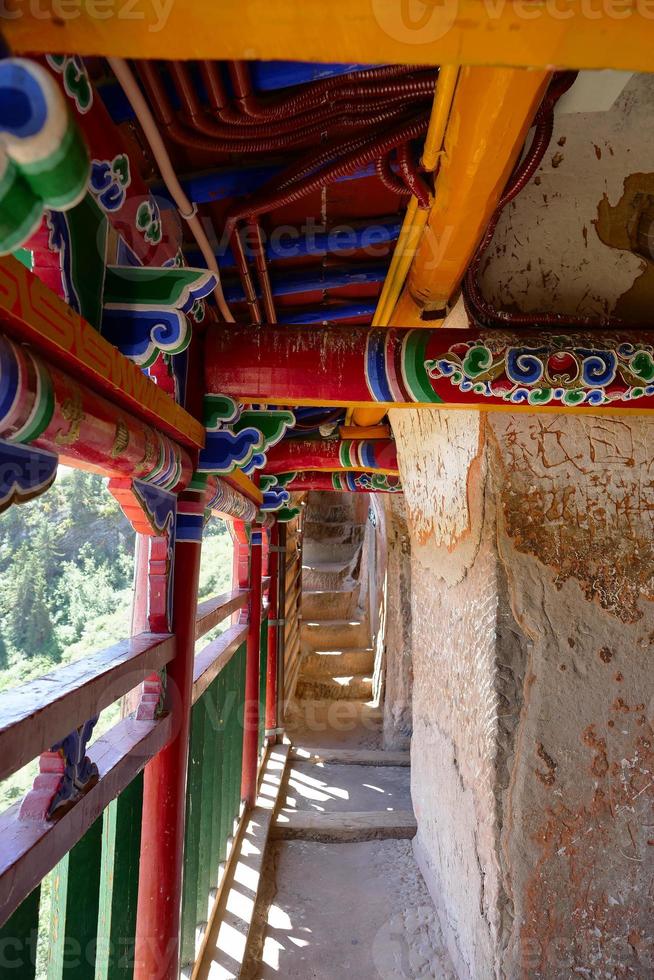 oude grotten interieur in mati tempel, zhangye gansu china. foto