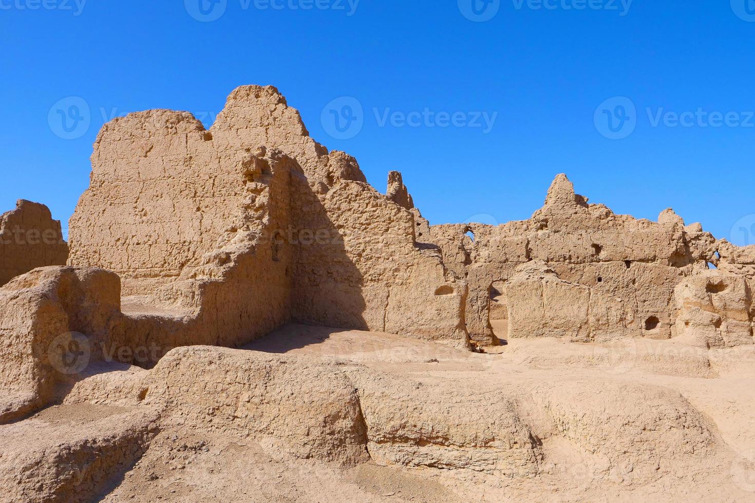 ruïnes van jiaohe in de provincie xinjiang, china. foto