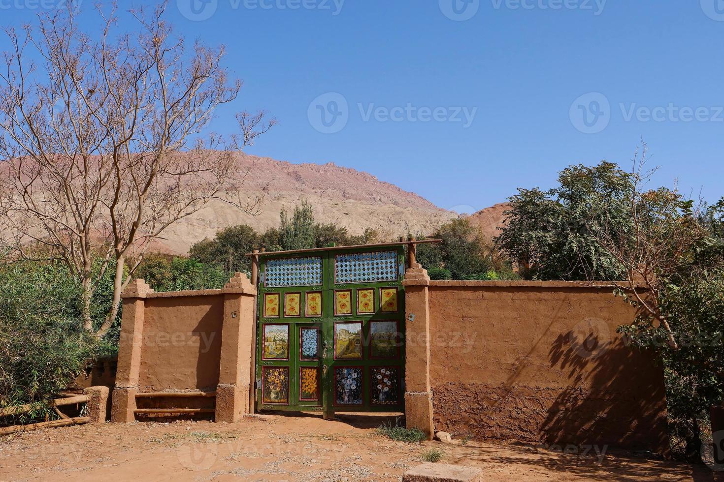 woon oud huis in tuyoq dorpsvallei inturpan china. foto