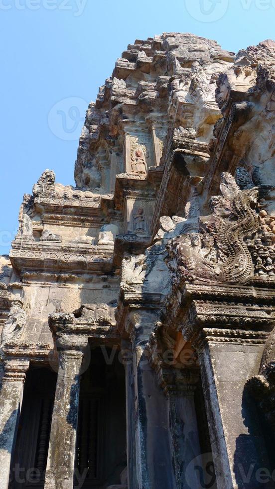 ruïne van het oude tempelcomplex angkor wat in siem reap, cambodja foto
