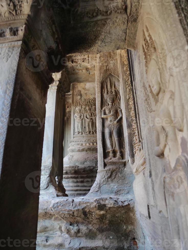 ruïne van het oude tempelcomplex angkor wat in siem reap, cambodja foto