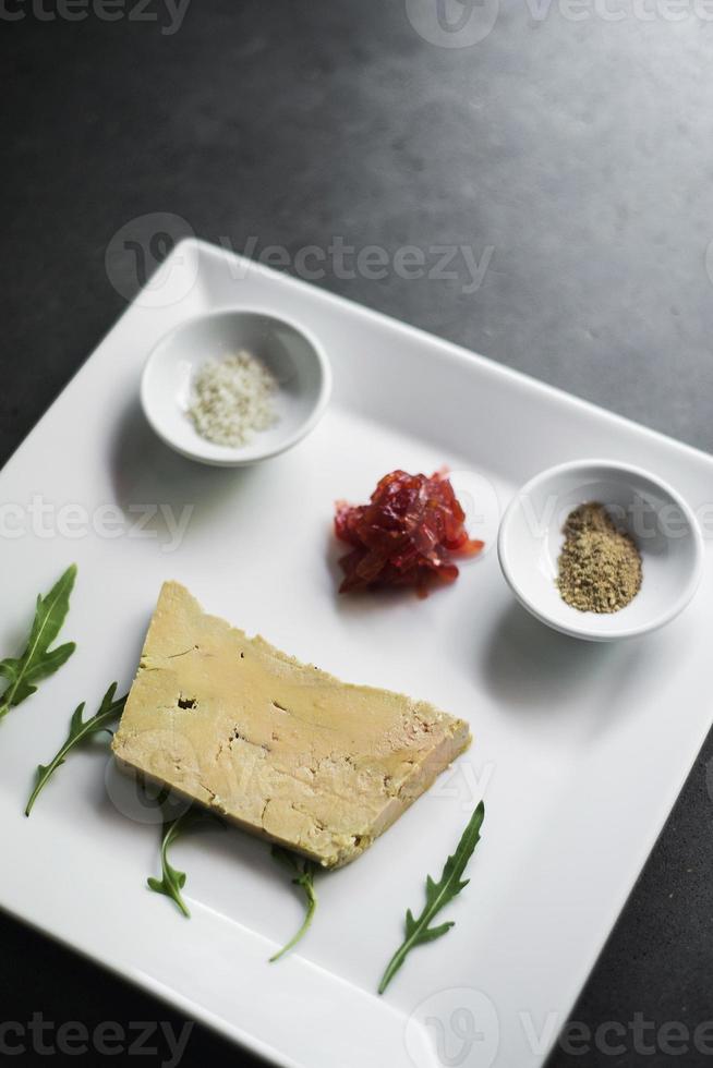 Frans foie gras voorgerecht voorgerecht met toast foto