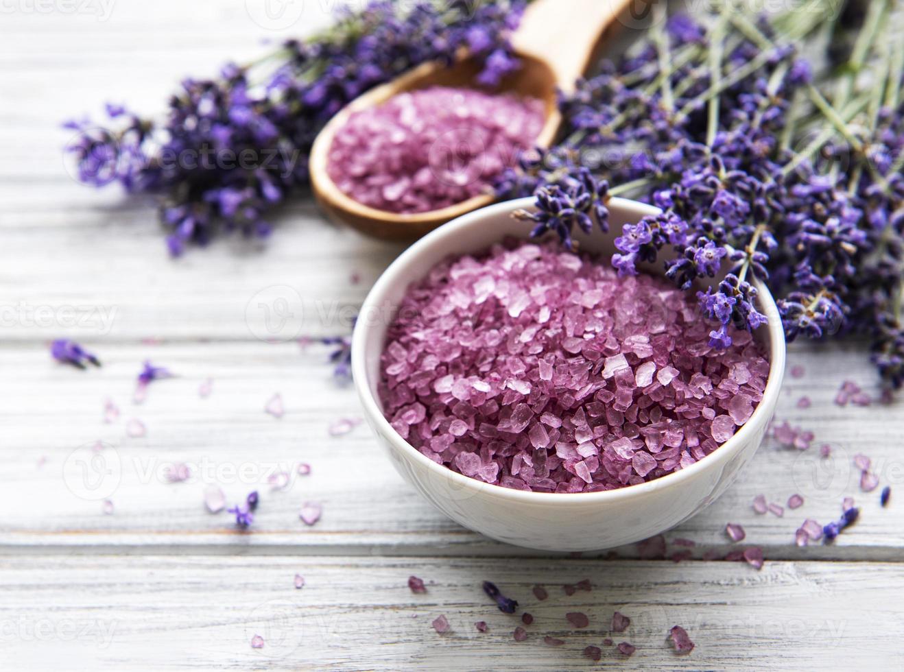 natuurlijke biologische spa-cosmetica met lavendel. foto