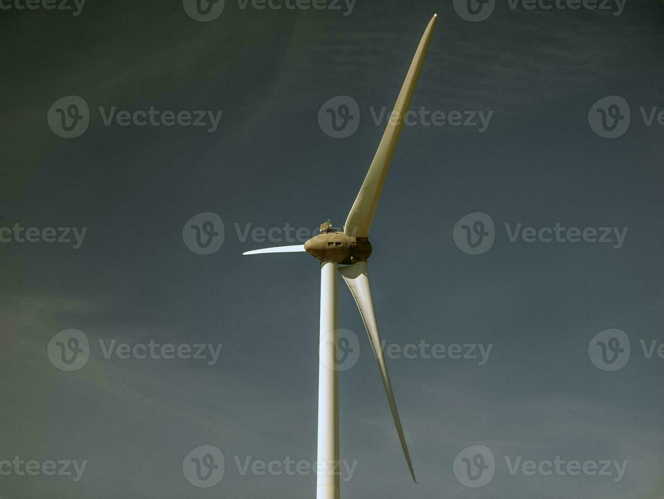 wind macht fabriek rotor dichtbij visie. windkracht generator. groen energie concept foto