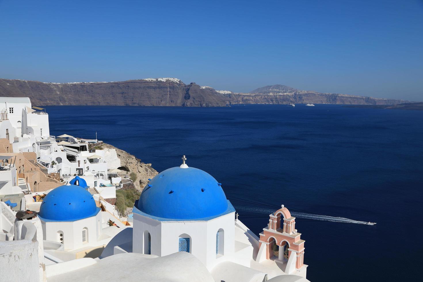 prachtig uitzicht op oia op het eiland santorini, griekenland foto